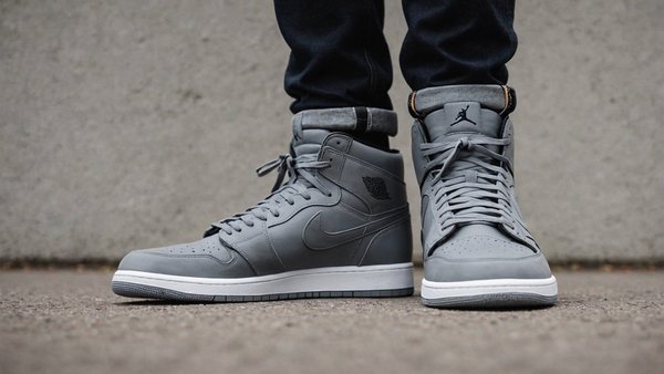 Explorez la collection tendance des chaussures jordan gris pour homme