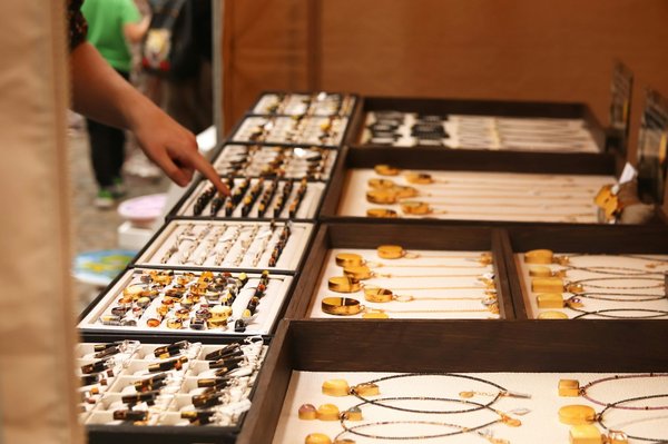 Trouvez des accessoires uniques à prix mini pour scintiller !